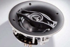 INTERIOR QUANTUM - серия встраиваемых динамиков, устанавливаемая в потолок и стены для создания эффекта полного погружения.