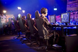 DxRacer OH/FD01/NE – обзор гоночного кресла