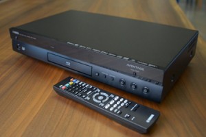 Yamaha BD-A1040 - универсальный 3D Blu-ray проигрыватель со встроенным Wi-Fi